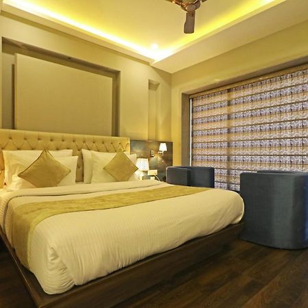 The Ivy Grand Hotel In City Centre With Free Secured Parking Nueva Delhi Exterior foto