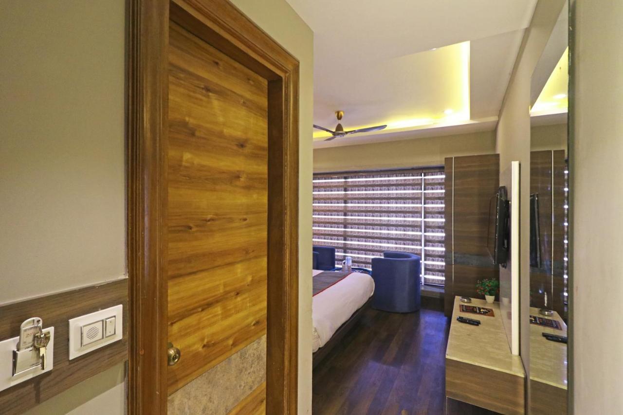The Ivy Grand Hotel In City Centre With Free Secured Parking Nueva Delhi Exterior foto