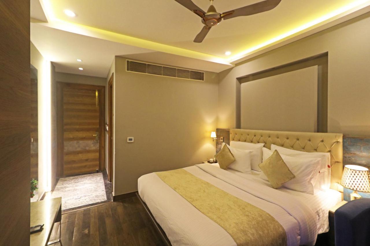The Ivy Grand Hotel In City Centre With Free Secured Parking Nueva Delhi Exterior foto