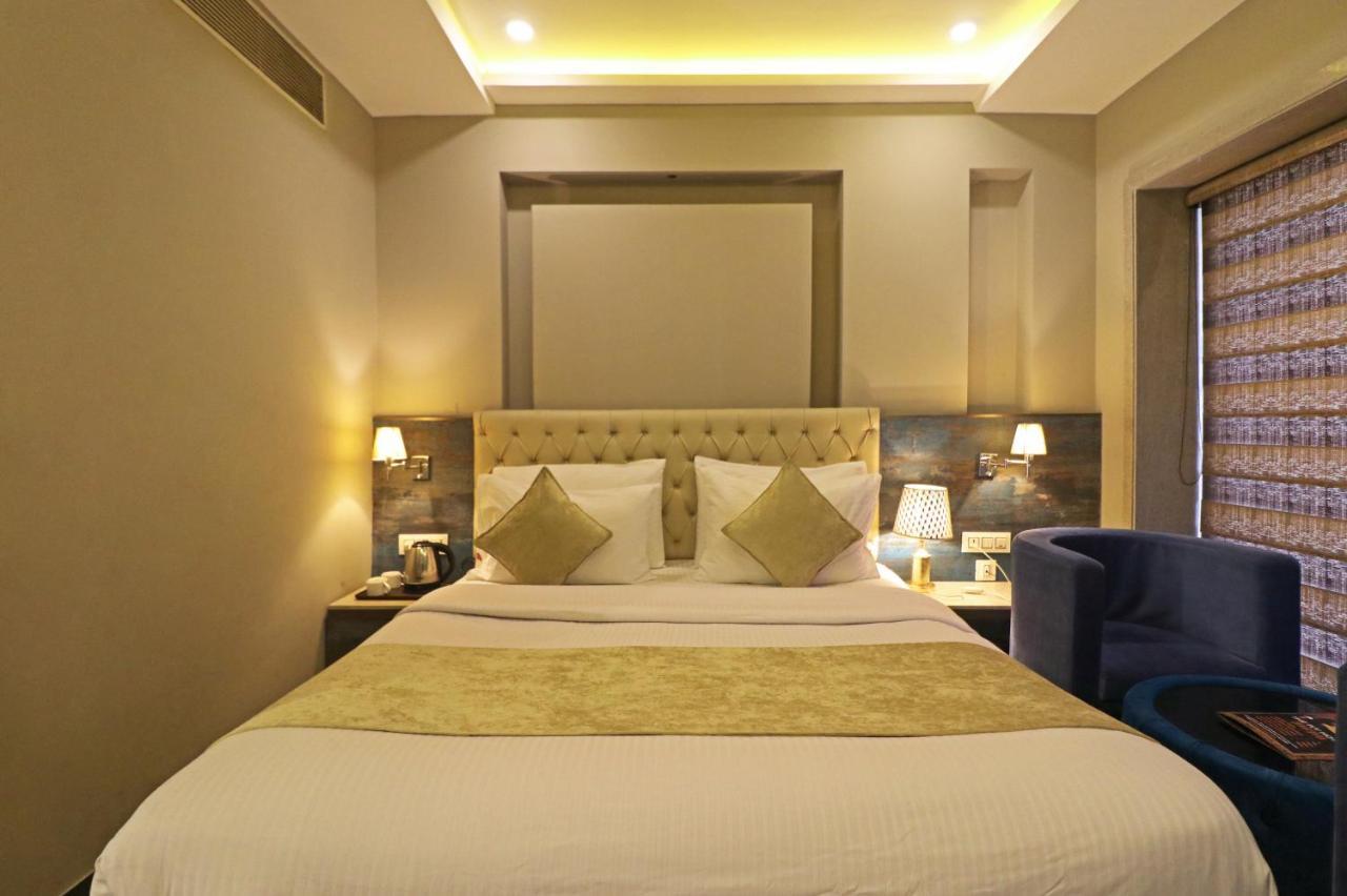 The Ivy Grand Hotel In City Centre With Free Secured Parking Nueva Delhi Exterior foto