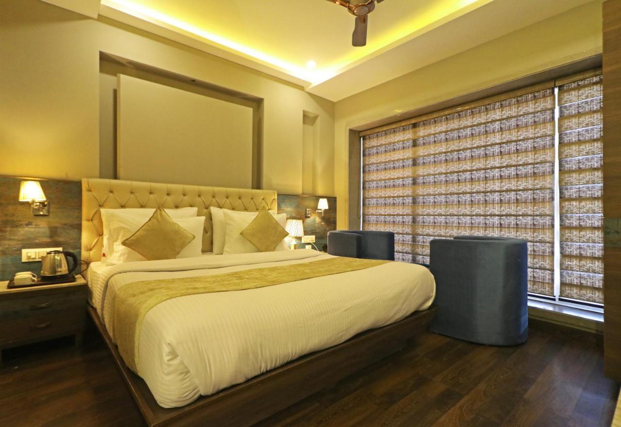 The Ivy Grand Hotel In City Centre With Free Secured Parking Nueva Delhi Exterior foto