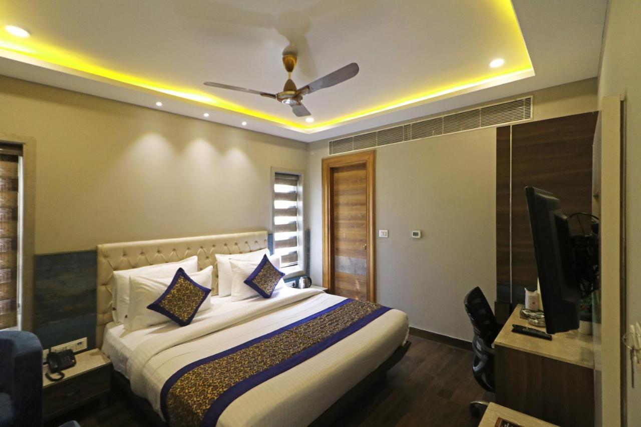 The Ivy Grand Hotel In City Centre With Free Secured Parking Nueva Delhi Exterior foto