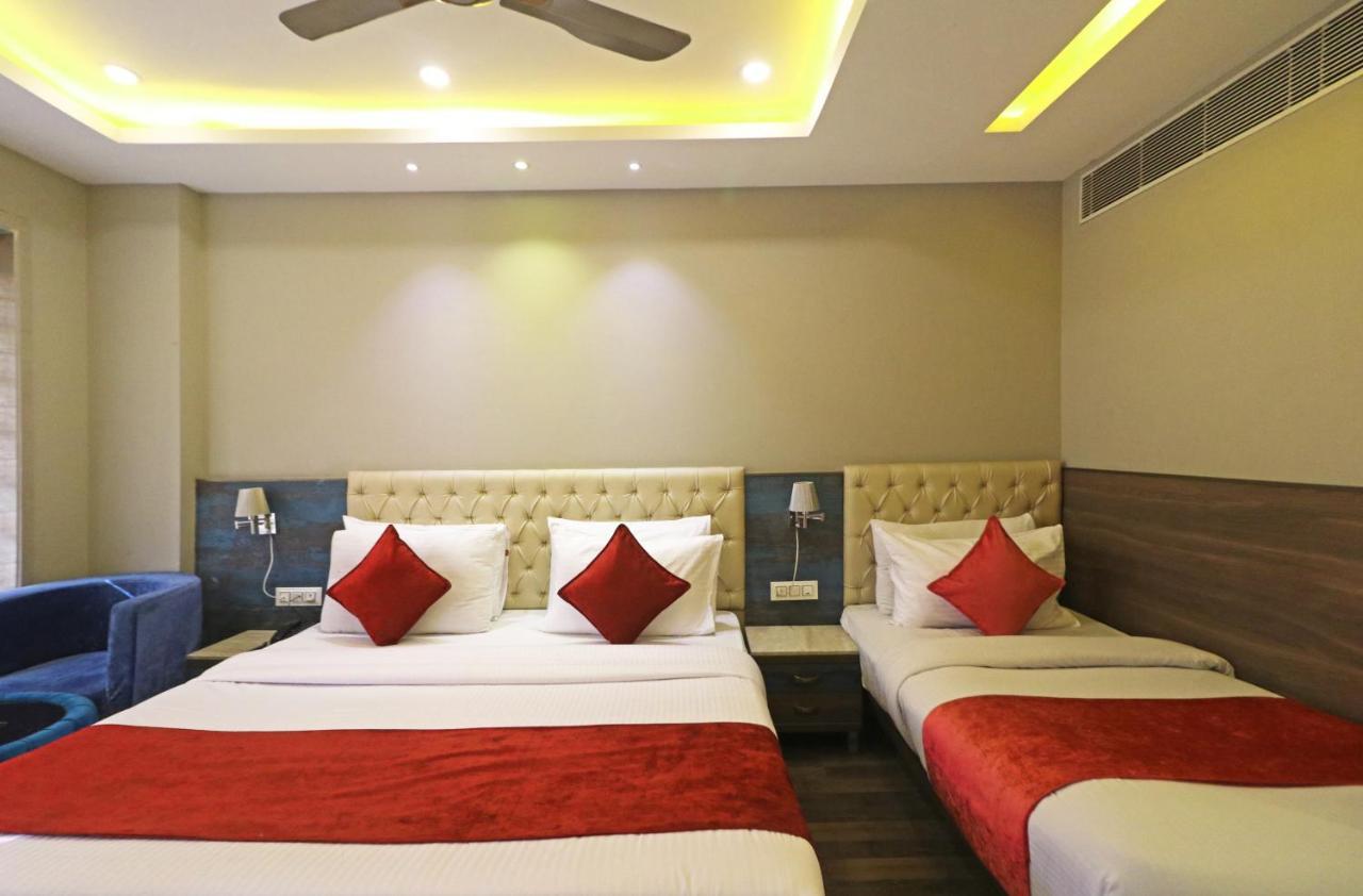 The Ivy Grand Hotel In City Centre With Free Secured Parking Nueva Delhi Exterior foto