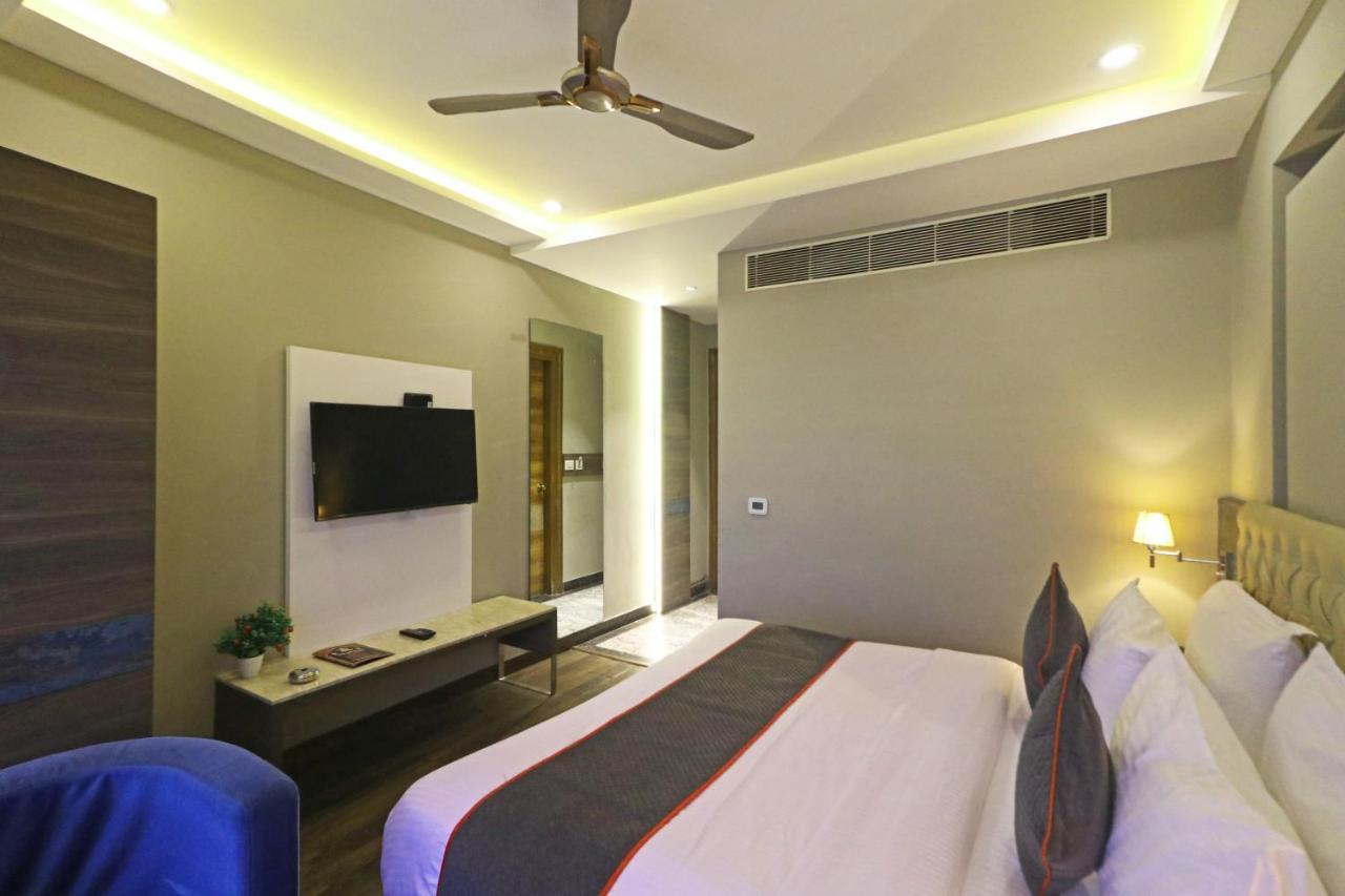 The Ivy Grand Hotel In City Centre With Free Secured Parking Nueva Delhi Exterior foto