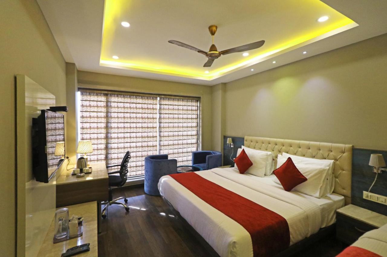 The Ivy Grand Hotel In City Centre With Free Secured Parking Nueva Delhi Exterior foto