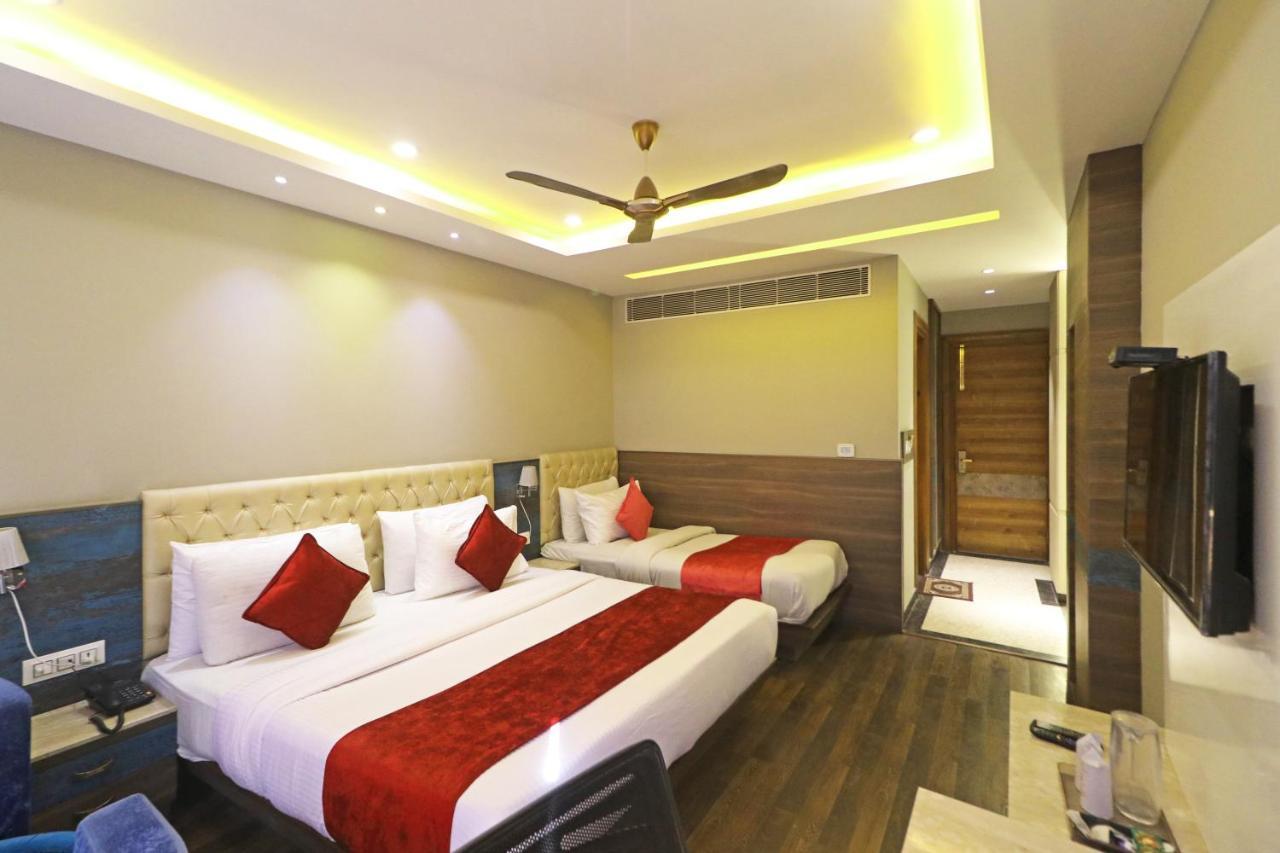 The Ivy Grand Hotel In City Centre With Free Secured Parking Nueva Delhi Exterior foto