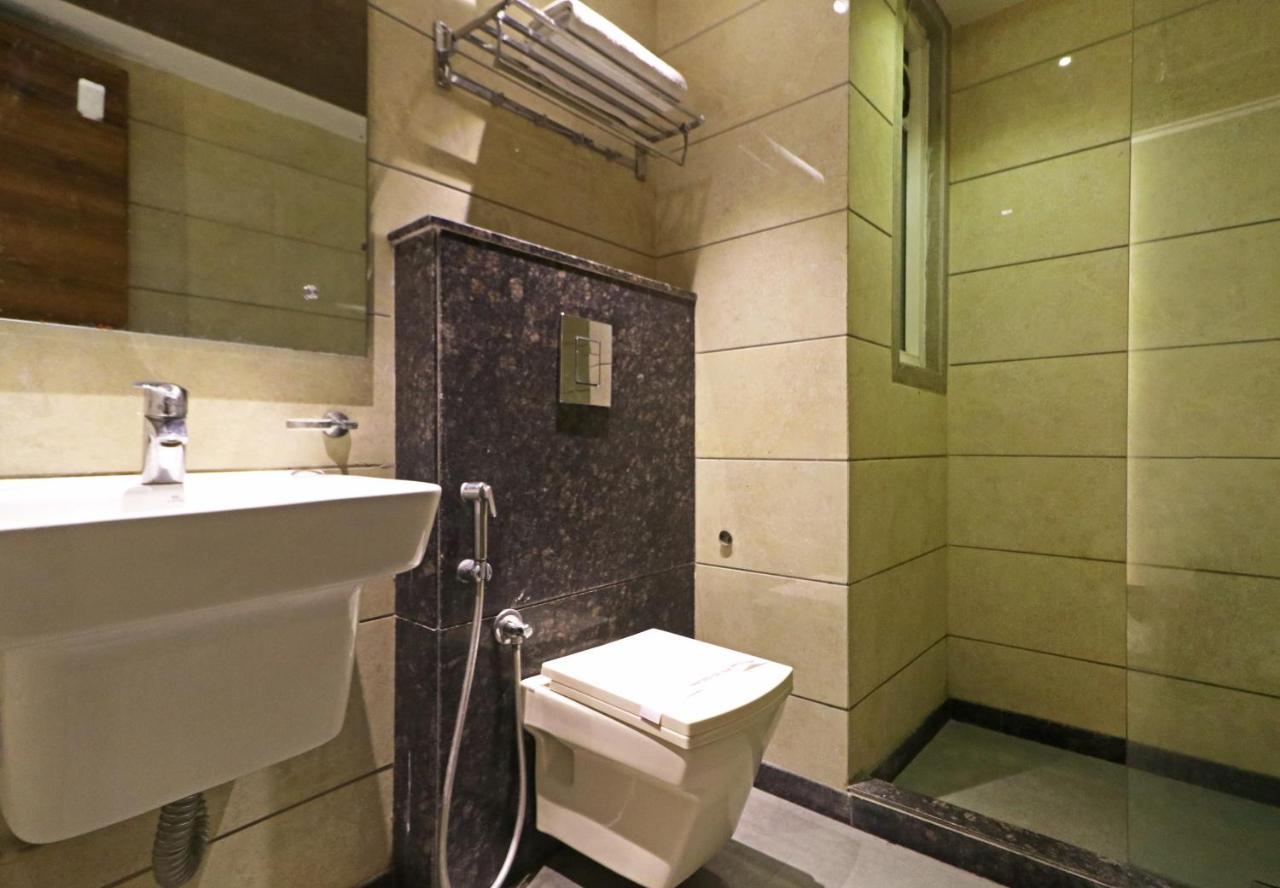The Ivy Grand Hotel In City Centre With Free Secured Parking Nueva Delhi Exterior foto