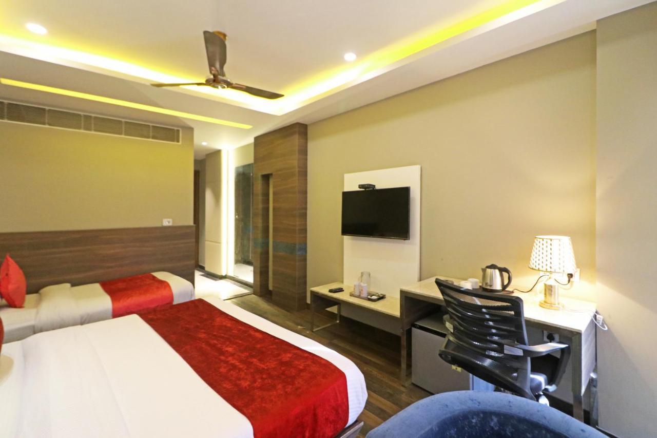 The Ivy Grand Hotel In City Centre With Free Secured Parking Nueva Delhi Exterior foto
